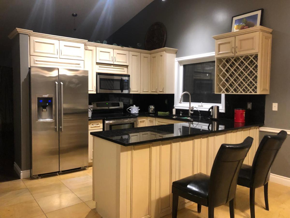 Citadel Hill Cr Community! Apartment Calgary Bagian luar foto